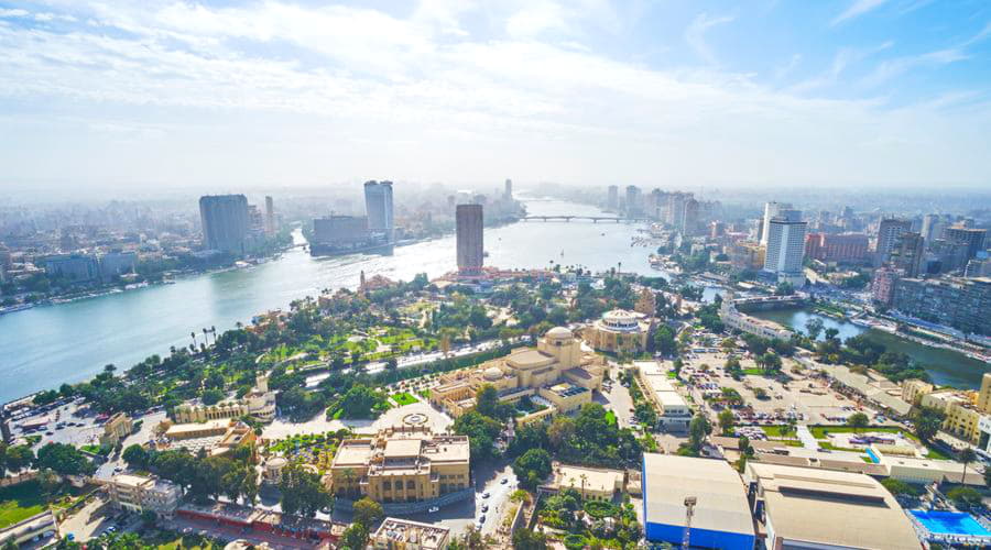 Vi tilbyr et bredt utvalg av bilutleiealternativer i Kairo